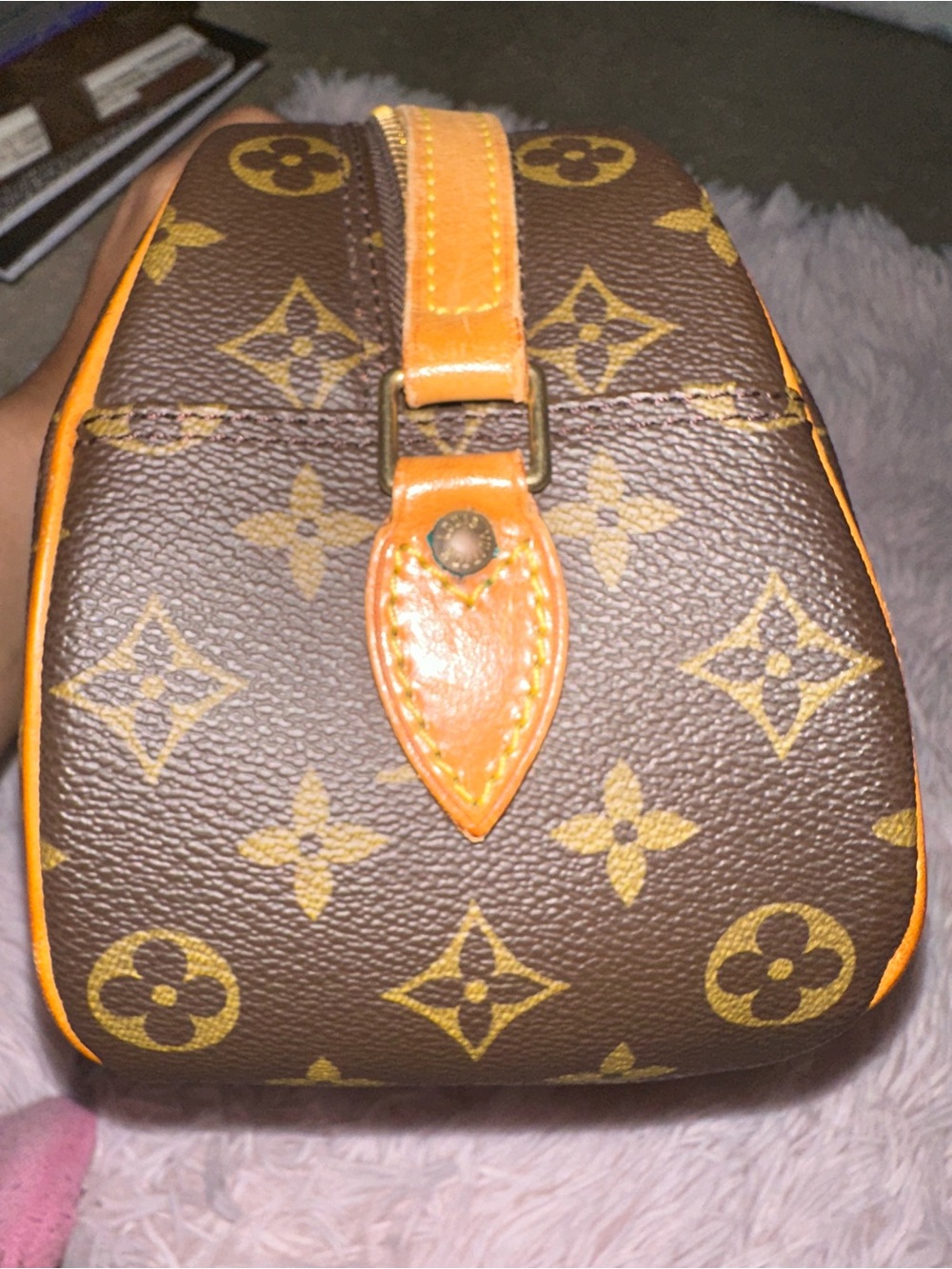 Authentic Louis Vuitton Monogram Canvas Blois Bag (1995) - Picture 5 of 16